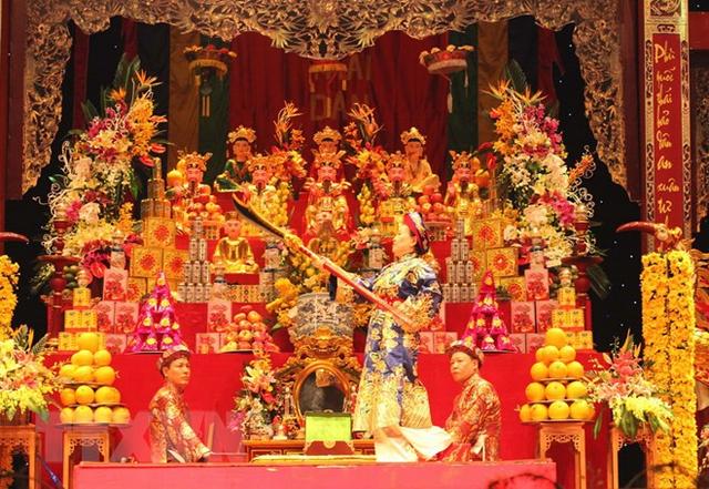 4. Hầu đồng có phải là nghi lễ của Phật giáo không? 4. Hầu đồng có phải là nghi lễ của Phật giáo không?